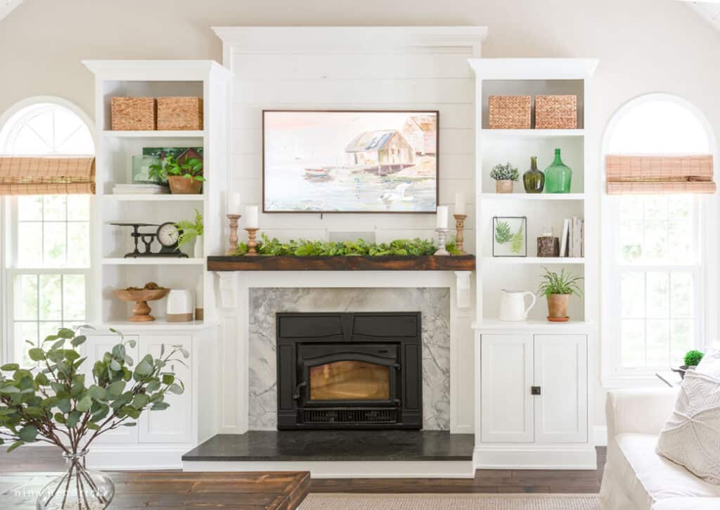 How to Decorate a Mantel With a TV Top Ideas